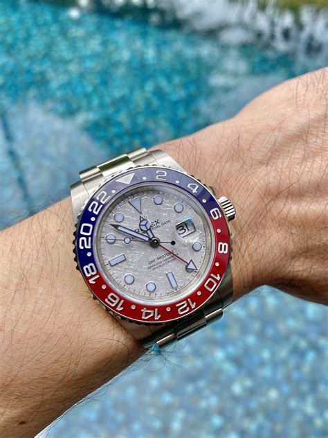 rolex gmt to submariner|Rolex gmt meteorite retail price.